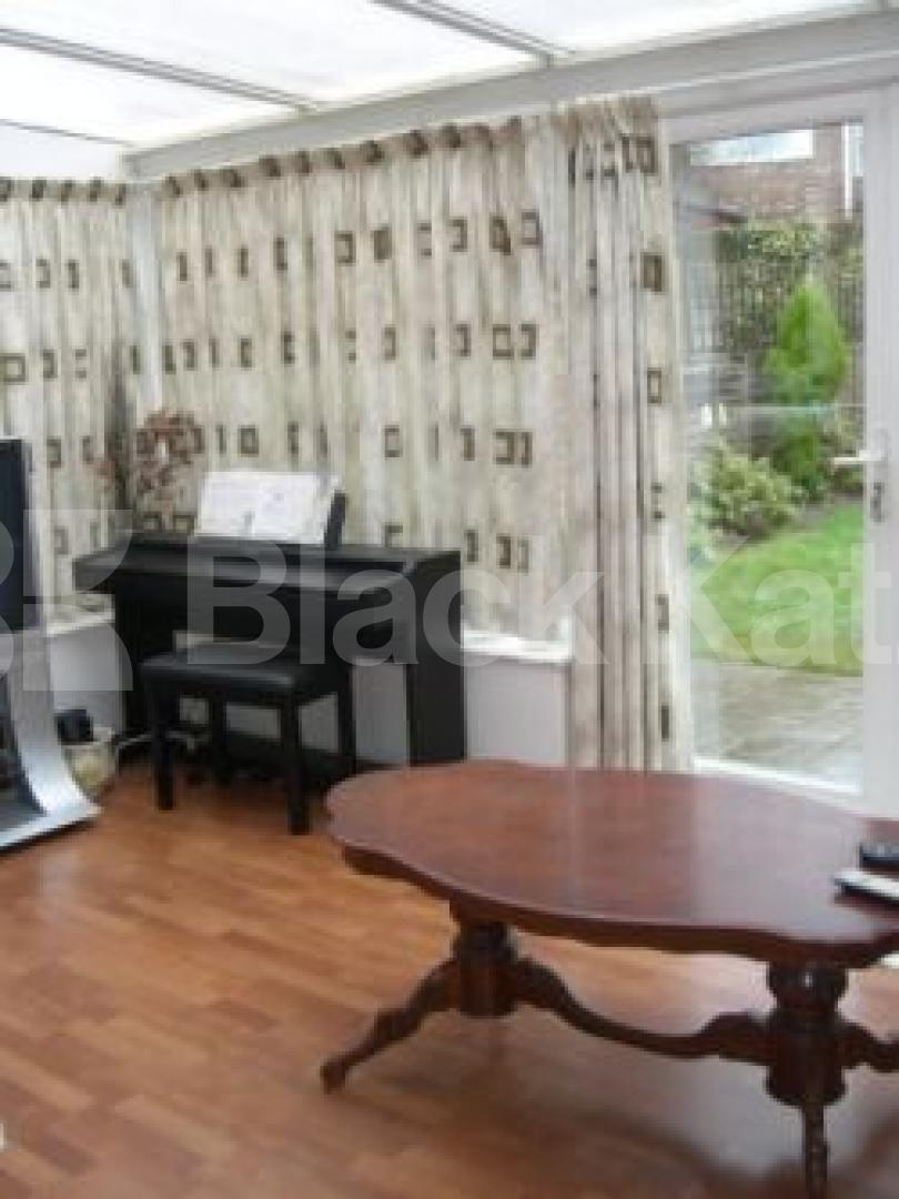 			4 Bedroom, 1 bath, 1 reception Flat			 Brendon Grove, EAST FINCHLEY